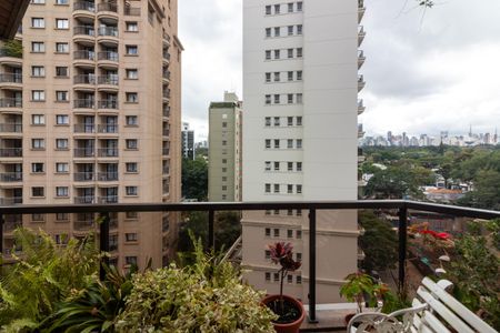 Sacada de apartamento à venda com 4 quartos, 215m² em Jardim Europa, São Paulo