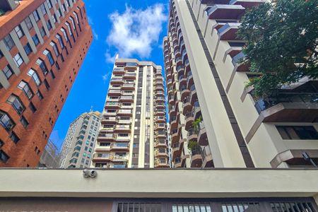 Apartamento à venda com 215m², 4 quartos e 3 vagas Apartamento à venda com 215m², 4 quartos e 3 vagasFachada do Prédio
