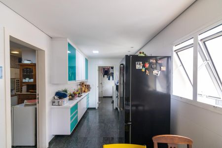 Apartamento à venda com 215m², 4 quartos e 3 vagas Apartamento à venda com 215m², 4 quartos e 3 vagasCozinha