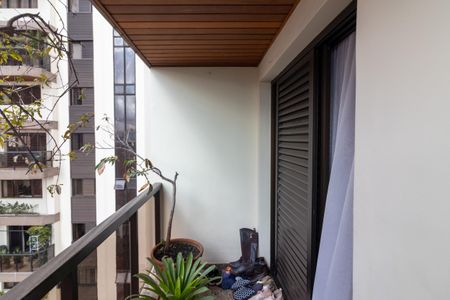 Apartamento à venda com 215m², 4 quartos e 3 vagas Apartamento à venda com 215m², 4 quartos e 3 vagasSuíte 3