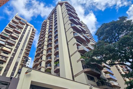 Apartamento à venda com 215m², 4 quartos e 3 vagas Apartamento à venda com 215m², 4 quartos e 3 vagasFachada do Prédio