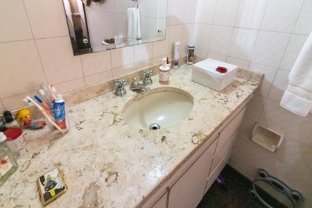Apartamento à venda com 215m², 4 quartos e 3 vagas Apartamento à venda com 215m², 4 quartos e 3 vagasBanheiro da Suíte 3