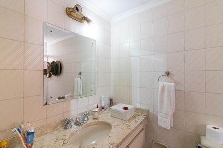 Apartamento à venda com 215m², 4 quartos e 3 vagas Apartamento à venda com 215m², 4 quartos e 3 vagasBanheiro da Suíte 3