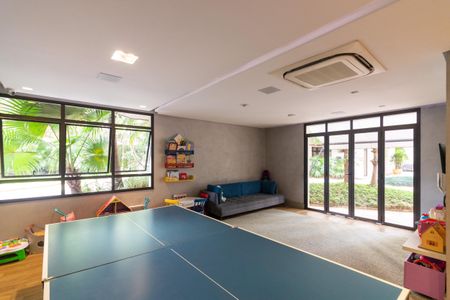 Apartamento à venda com 215m², 4 quartos e 3 vagas Apartamento à venda com 215m², 4 quartos e 3 vagasSala de Jogos