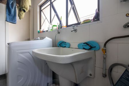 Apartamento à venda com 215m², 4 quartos e 3 vagas Apartamento à venda com 215m², 4 quartos e 3 vagasÁrea de Serviço