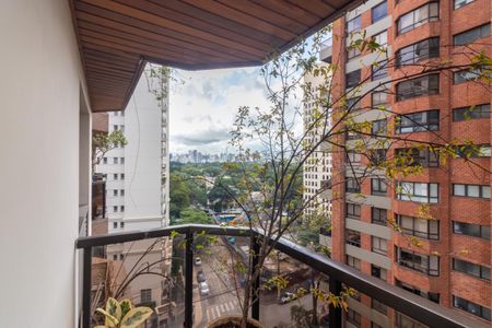 Apartamento à venda com 215m², 4 quartos e 3 vagas Apartamento à venda com 215m², 4 quartos e 3 vagasSuíte 4