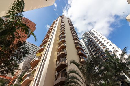 Apartamento à venda com 215m², 4 quartos e 3 vagas Apartamento à venda com 215m², 4 quartos e 3 vagasFachada do Prédio