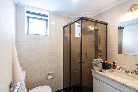 Apartamento à venda com 215m², 4 quartos e 3 vagas Apartamento à venda com 215m², 4 quartos e 3 vagasBanheiro da Suíte 1