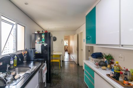 Apartamento à venda com 215m², 4 quartos e 3 vagas Apartamento à venda com 215m², 4 quartos e 3 vagasCozinha