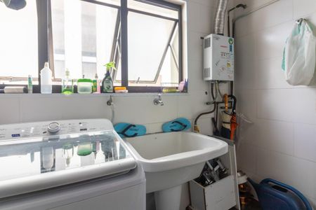 Apartamento à venda com 215m², 4 quartos e 3 vagas Apartamento à venda com 215m², 4 quartos e 3 vagasÁrea de Serviço