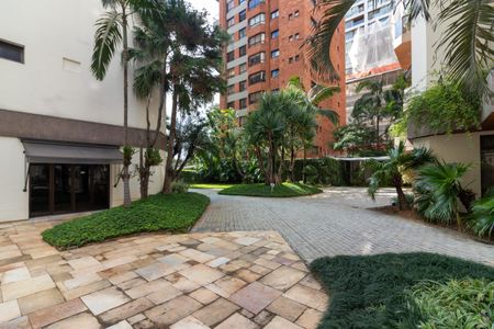 Apartamento à venda com 215m², 4 quartos e 3 vagas Apartamento à venda com 215m², 4 quartos e 3 vagasÁrea comum