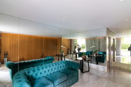 Apartamento à venda com 215m², 4 quartos e 3 vagas Apartamento à venda com 215m², 4 quartos e 3 vagasHall de entrada