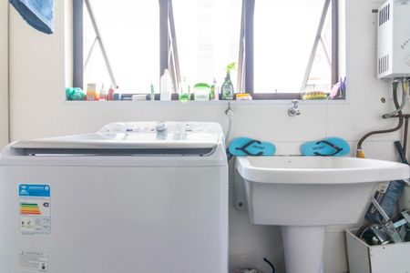Área de Serviço de apartamento à venda com 4 quartos, 215m² em Jardim Europa, São Paulo