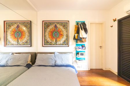 Apartamento à venda com 215m², 4 quartos e 3 vagas Apartamento à venda com 215m², 4 quartos e 3 vagasSuíte 1