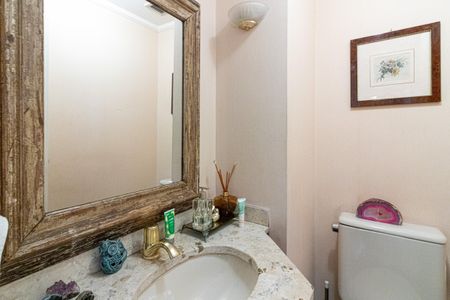 Apartamento à venda com 215m², 4 quartos e 3 vagas Apartamento à venda com 215m², 4 quartos e 3 vagasLavabo