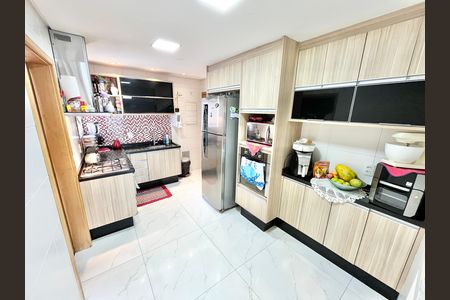 Apartamento à venda com 85m², 2 quartos e 2 vagas Apartamento à venda com 85m², 2 quartos e 2 vagasCozinha