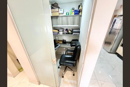 Apartamento à venda com 85m², 2 quartos e 2 vagas Apartamento à venda com 85m², 2 quartos e 2 vagasEscritório