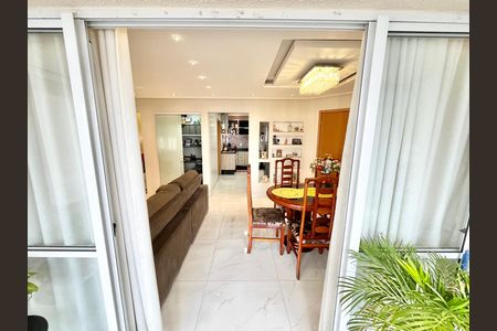 Apartamento à venda com 85m², 2 quartos e 2 vagas Apartamento à venda com 85m², 2 quartos e 2 vagasVaranda