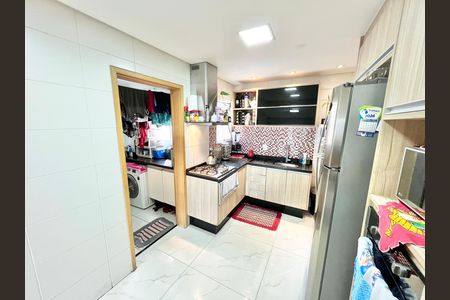 Apartamento à venda com 85m², 2 quartos e 2 vagas Apartamento à venda com 85m², 2 quartos e 2 vagasCozinha