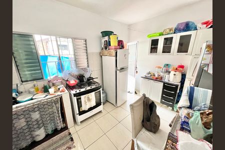 Casa à venda com 80m², 4 quartos e 6 vagas Casa à venda com 80m², 4 quartos e 6 vagasCozinha 2