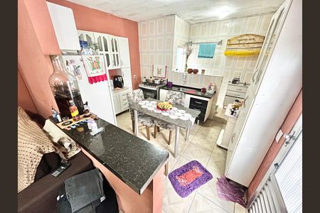 Casa à venda com 80m², 4 quartos e 6 vagas Casa à venda com 80m², 4 quartos e 6 vagasCozinha