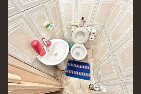 Casa à venda com 80m², 4 quartos e 6 vagas Casa à venda com 80m², 4 quartos e 6 vagasBanheiro de serviço