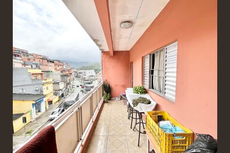 Casa à venda com 80m², 4 quartos e 6 vagas Casa à venda com 80m², 4 quartos e 6 vagasVaranda