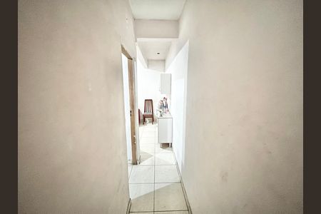 Casa à venda com 80m², 4 quartos e 6 vagas Casa à venda com 80m², 4 quartos e 6 vagasCorredor