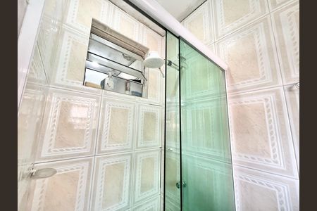 Casa à venda com 80m², 4 quartos e 6 vagas Casa à venda com 80m², 4 quartos e 6 vagasBanheiro da Suíte 1