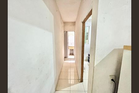 Casa à venda com 80m², 4 quartos e 6 vagas Casa à venda com 80m², 4 quartos e 6 vagasCorredor