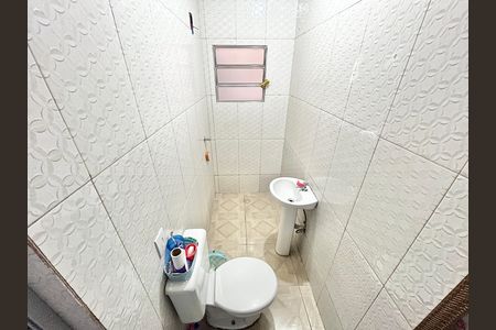 Casa à venda com 80m², 4 quartos e 6 vagas Casa à venda com 80m², 4 quartos e 6 vagasBanheiro da Suíte 4