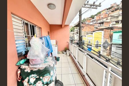 Casa à venda com 80m², 4 quartos e 6 vagas Casa à venda com 80m², 4 quartos e 6 vagasVaranda 2