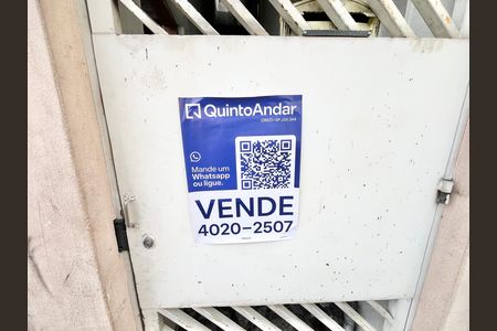 Casa à venda com 80m², 4 quartos e 6 vagas Casa à venda com 80m², 4 quartos e 6 vagasFachada/Placa