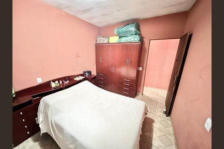 Casa à venda com 80m², 4 quartos e 6 vagas Casa à venda com 80m², 4 quartos e 6 vagasQuarto - 2 Suíte
