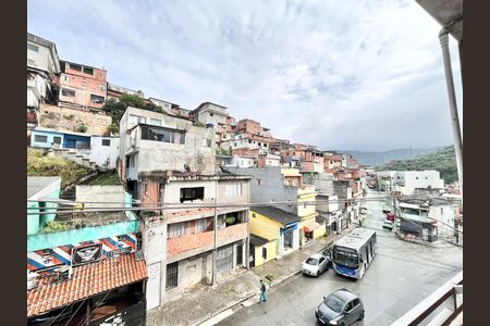 Casa à venda com 80m², 4 quartos e 6 vagas Casa à venda com 80m², 4 quartos e 6 vagasVaranda