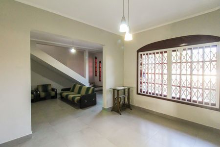 Casa para alugar com 193m², 3 quartos e 2 vagas Casa para alugar com 193m², 3 quartos e 2 vagasSala 1