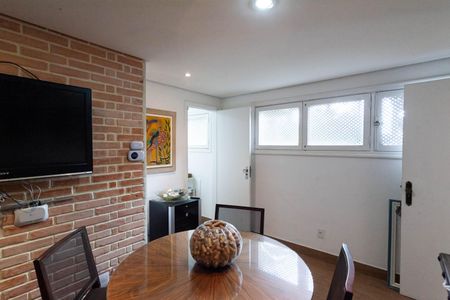 Casa à venda com 1832m², 4 quartos e 6 vagas Casa à venda com 1832m², 4 quartos e 6 vagasSala 3