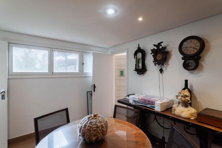 Casa à venda com 1832m², 4 quartos e 6 vagas Casa à venda com 1832m², 4 quartos e 6 vagasSala 3