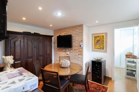 Casa à venda com 1832m², 4 quartos e 6 vagas Casa à venda com 1832m², 4 quartos e 6 vagasSala 3