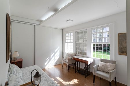 Casa à venda com 1832m², 4 quartos e 6 vagas Casa à venda com 1832m², 4 quartos e 6 vagasQuarto 1