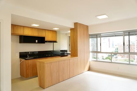 Sala de apartamento para alugar com 2 quartos, 75m² em Funcionários, Belo Horizonte