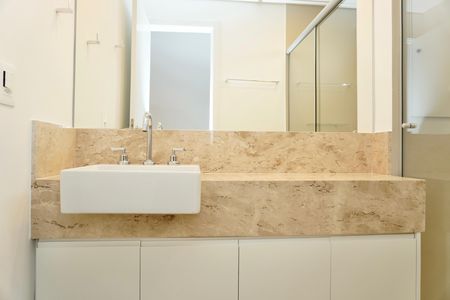 Apartamento para alugar com 75m², 2 quartos e 2 vagas Apartamento para alugar com 75m², 2 quartos e 2 vagasBanheiro da Suíte 2