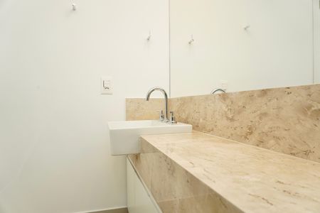 Apartamento para alugar com 75m², 2 quartos e 2 vagas Apartamento para alugar com 75m², 2 quartos e 2 vagasBanheiro da Suíte 2