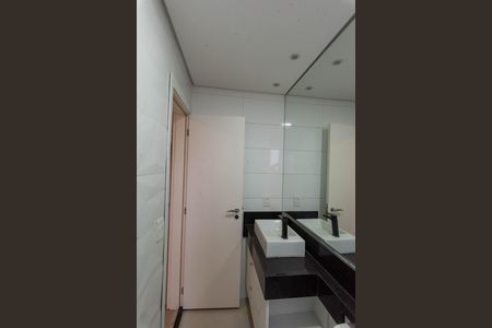Apartamento à venda com 165m², 3 quartos e 3 vagas Apartamento à venda com 165m², 3 quartos e 3 vagasBanheiro da Suíte 2