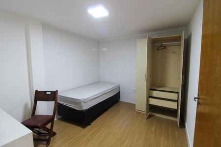 Quarto 1 de kitnet/studio para alugar com 1 quarto, 70m² em Jardim Odete, São Paulo