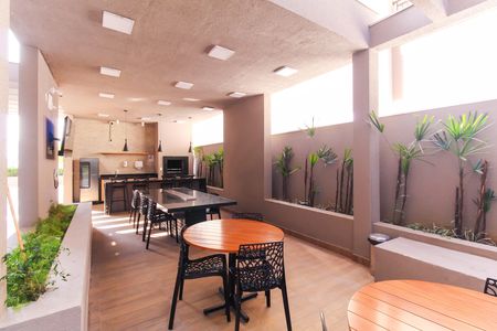 Apartamento para alugar com 48m², 2 quartos e 1 vaga Apartamento para alugar com 48m², 2 quartos e 1 vagaÁrea comum - Churrasqueira