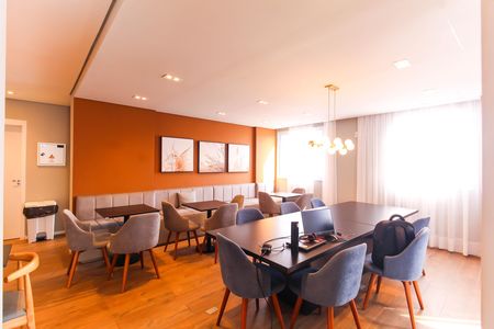 Apartamento para alugar com 48m², 2 quartos e 1 vaga Apartamento para alugar com 48m², 2 quartos e 1 vagaÁrea comum - Salão de festas