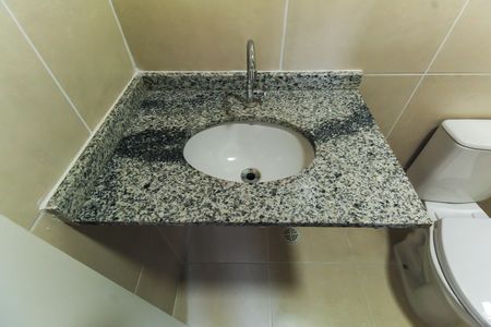 Apartamento para alugar com 48m², 2 quartos e 1 vaga Apartamento para alugar com 48m², 2 quartos e 1 vagaBanheiro da Suíte 1