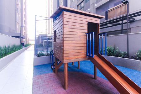 Apartamento para alugar com 48m², 2 quartos e 1 vaga Apartamento para alugar com 48m², 2 quartos e 1 vagaÁrea comum - Playground