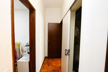 Corredor de apartamento à venda com 3 quartos, 126m² em Coracao de Jesus, Belo Horizonte